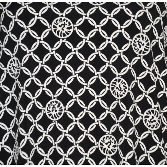 Anne Klein Ladies Black & White Blouse Tunic Top Size M Keyhole Logo Pattern - Picture 5 of 12